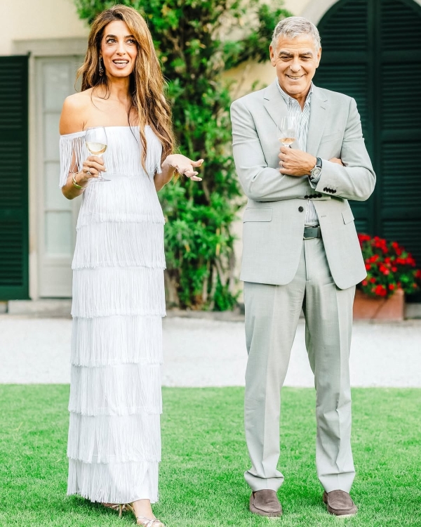 12 Celebrity Meet-Cute Stories That Totally Melt Our Hearts