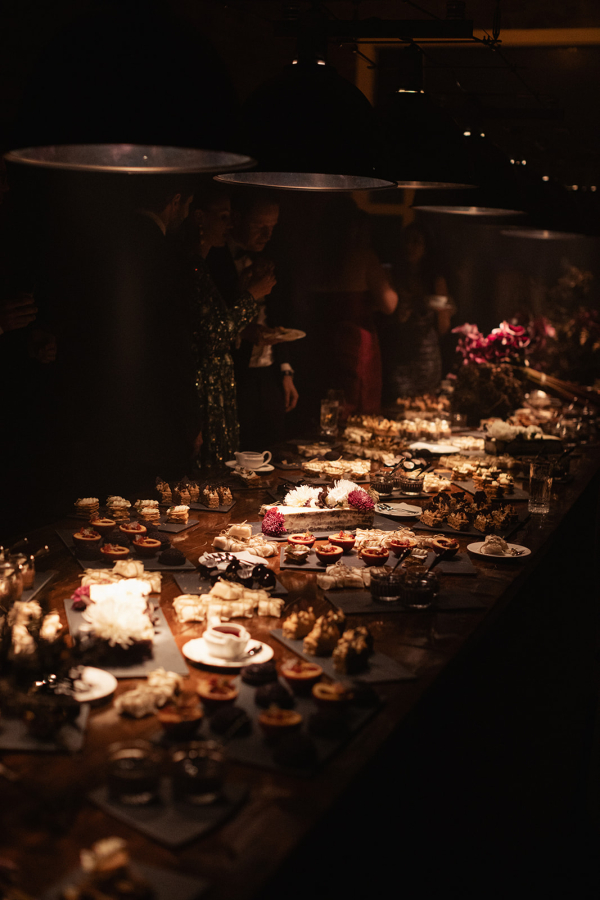 Photographers Dos Mas En La Mesa