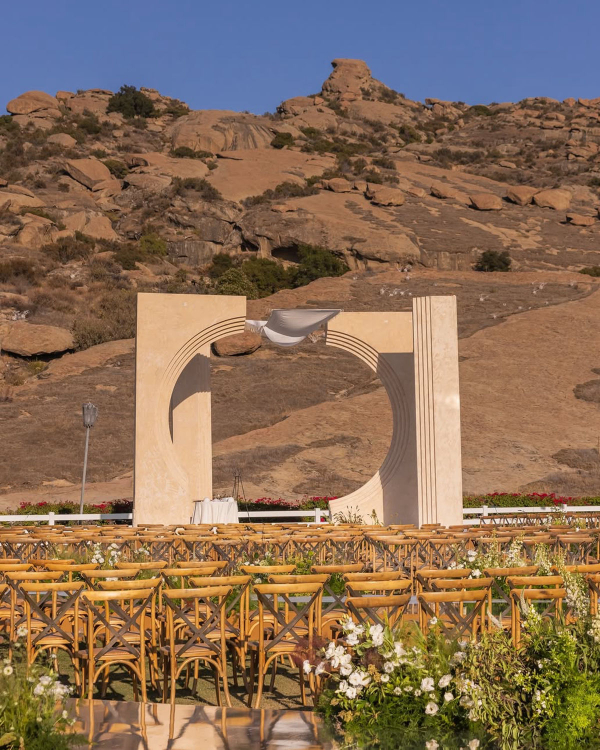 30 Wedding Arch Ideas for a Picture-Perfect Ceremony in 2025