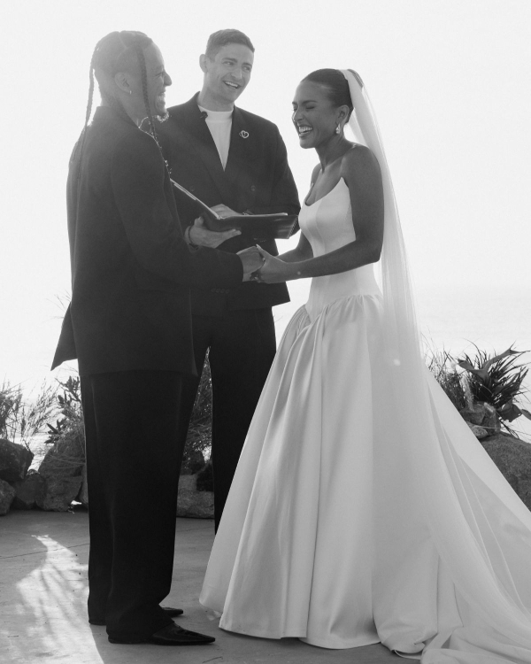 A Sculptural Golden Hour Wedding Along the Cliffs of Cabo