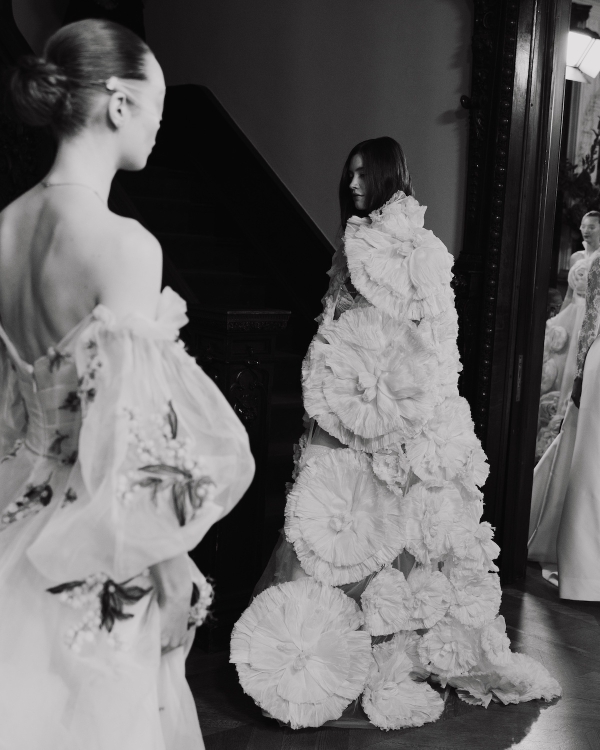 9 Chic Ways to Style Your Bridal Dress for a Winter Wedding