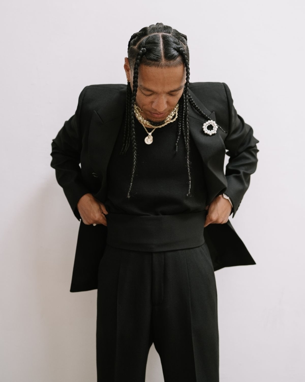 A Sculptural Golden Hour Wedding Along the Cliffs of Cabo