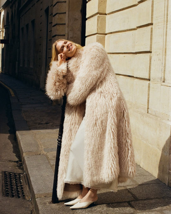 9 Chic Ways to Style Your Bridal Dress for a Winter Wedding