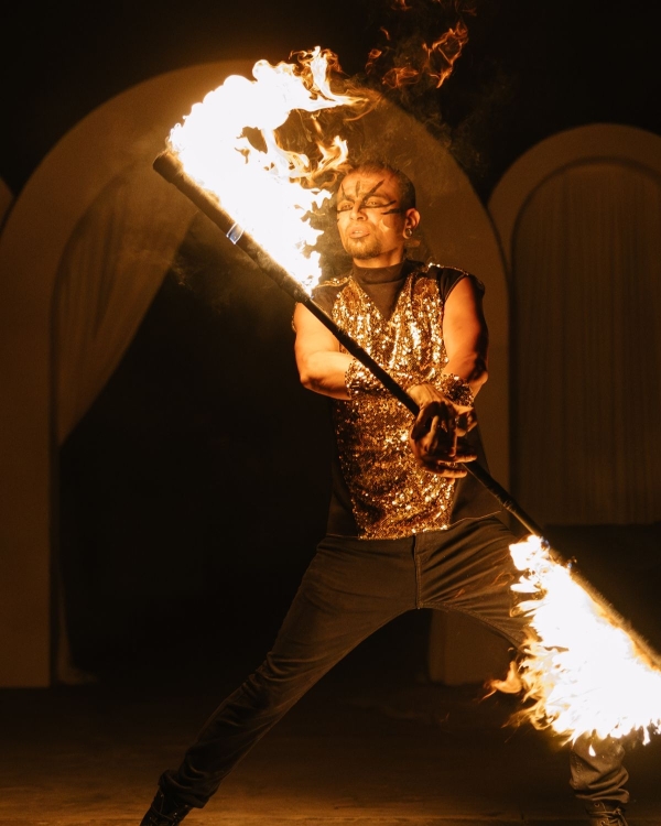 A Sculptural Golden Hour Wedding Along the Cliffs of Cabo