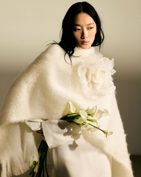 9 Chic Ways to Style Your Bridal Dress for a Winter Wedding
