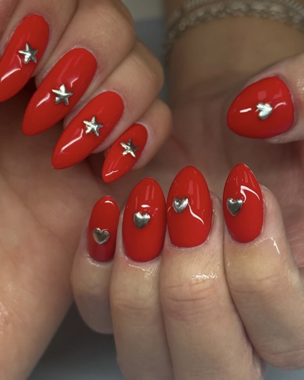 30 Chic Valentine's Day Nail Ideas