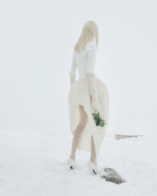 9 Chic Ways to Style Your Bridal Dress for a Winter Wedding