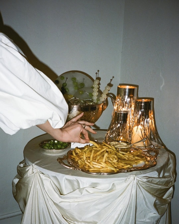 Plan the Perfect Galentine’s Day: 30 Chic Food, Drink, and Decor Ideas