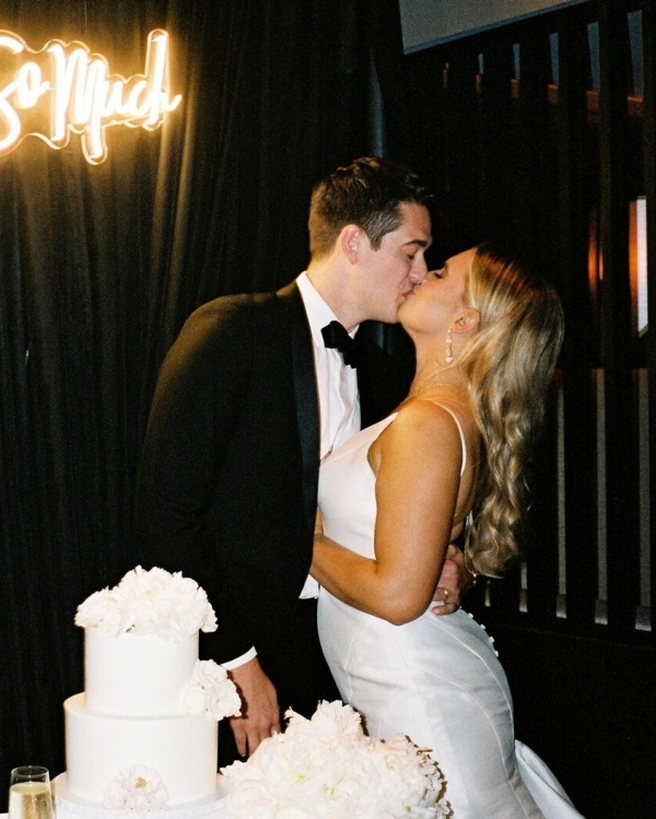 15 Best Wedding Photographers in Hawaii | Professional Photography | Luxury Photographer and Videographer | Photo Studio