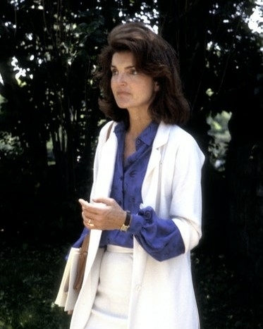 Jackie Kennedy’s Style | Iconic Looks | Outfits, Dresses, Hair | Influence on Fashon