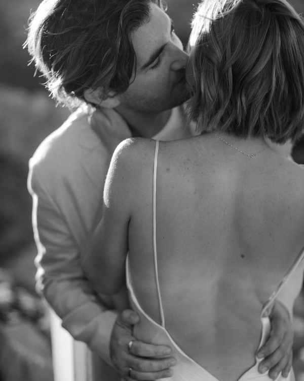 15 Best Wedding Photographers in Hawaii | Professional Photography | Luxury Photographer and Videographer | Photo Studio