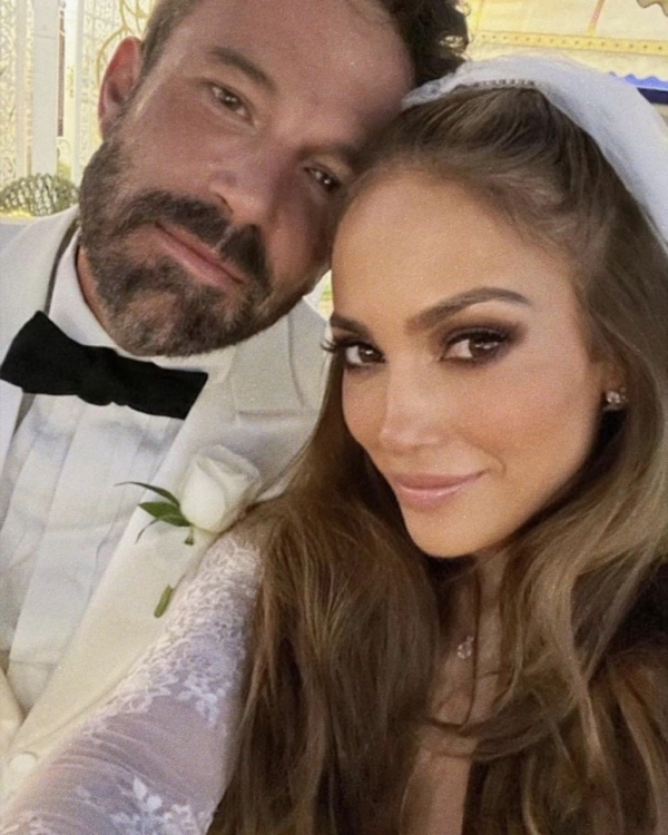 Jennifer Lopez and Ben Affleck are officially married