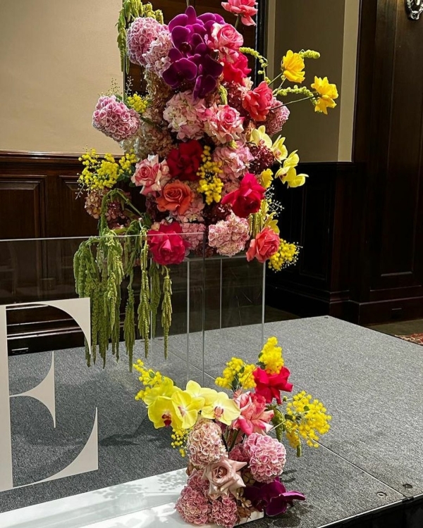 Florists Flowers Vasette