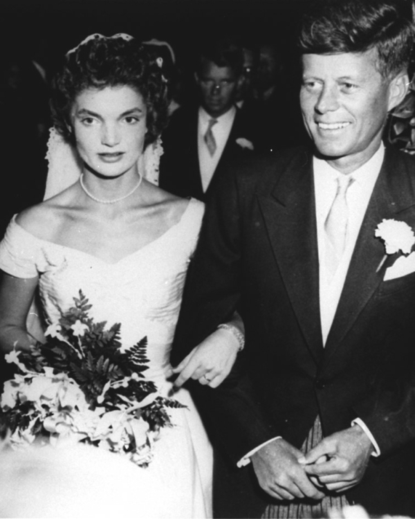 Jackie Kennedy’s Style | Iconic Looks | Outfits, Dresses, Hair | Influence on Fashon