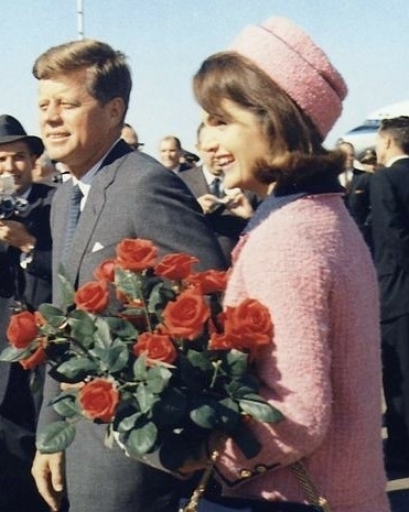 Jackie Kennedy’s Style | Iconic Looks | Outfits, Dresses, Hair | Influence on Fashon