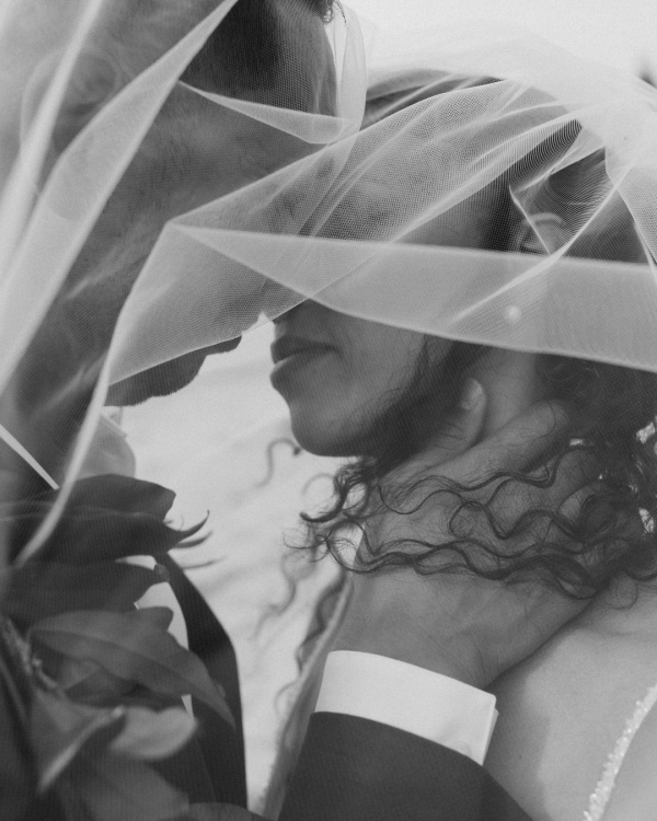 15 Best Wedding Photographers in Hawaii | Professional Photography | Luxury Photographer and Videographer | Photo Studio