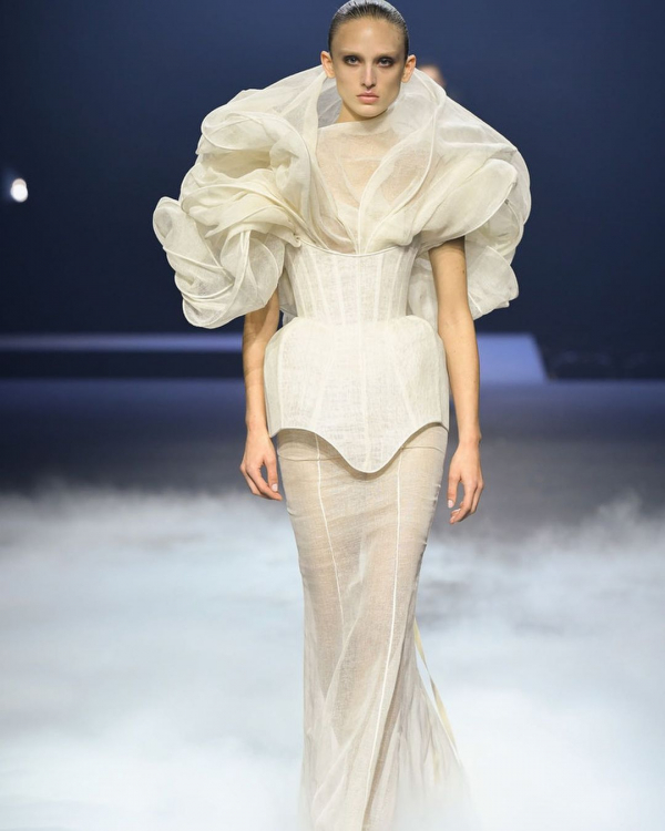 40 Dresses for Brides in Paris Haute Couture Fashon Week 2023 | Wedding Looks, Outfits