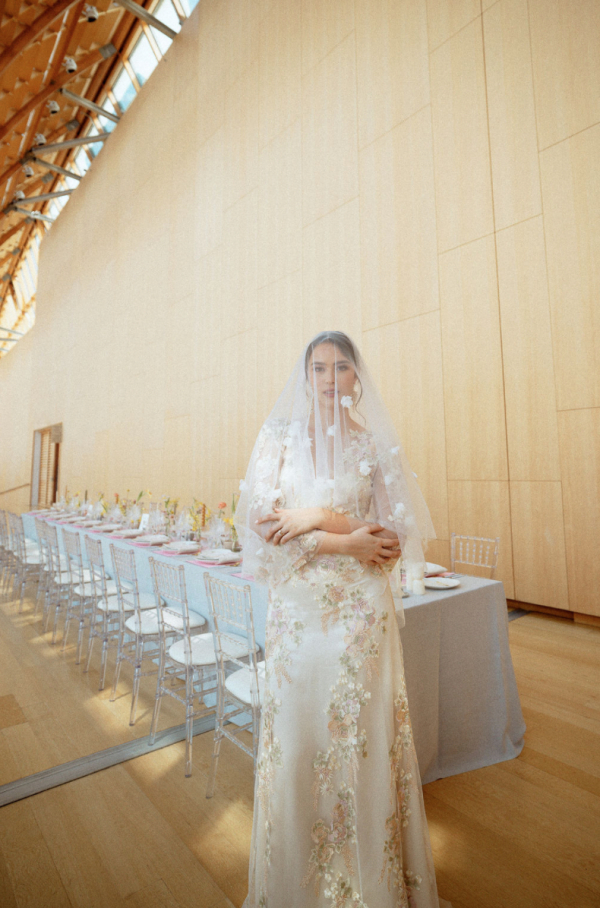 Wedding Shoot at the Art Gallery of Ontario Photos | Bridal Photoshoot Ideas