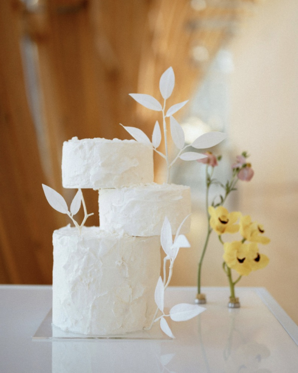 Wedding Shoot at the Art Gallery of Ontario Photos | Bridal Photoshoot Ideas