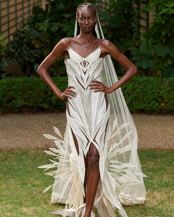 40 Dresses for Brides in Paris Haute Couture Fashon Week 2023 | Wedding Looks, Outfits