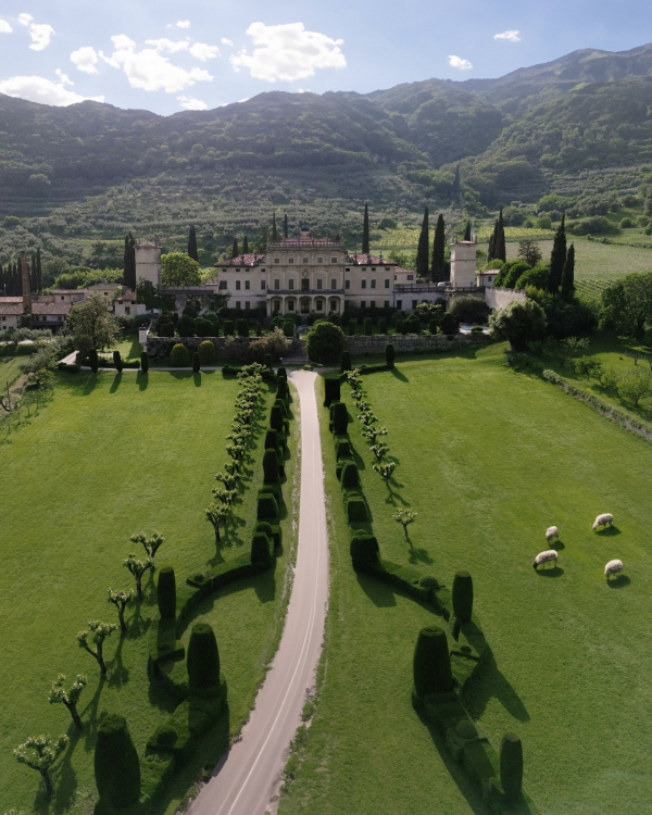 Villa Arvedi Venue | Wedding Photograhy by Nick Zharkov and Irena Balashko