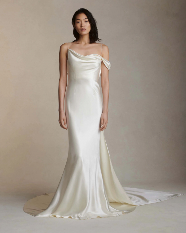 Top 16 Minimalistic Wedding Dresses | Modern Simplistic Bridal Gown | Wedding Dresses Inspiration