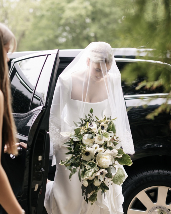 Morning Wedding in the Romantic Rain, Photo