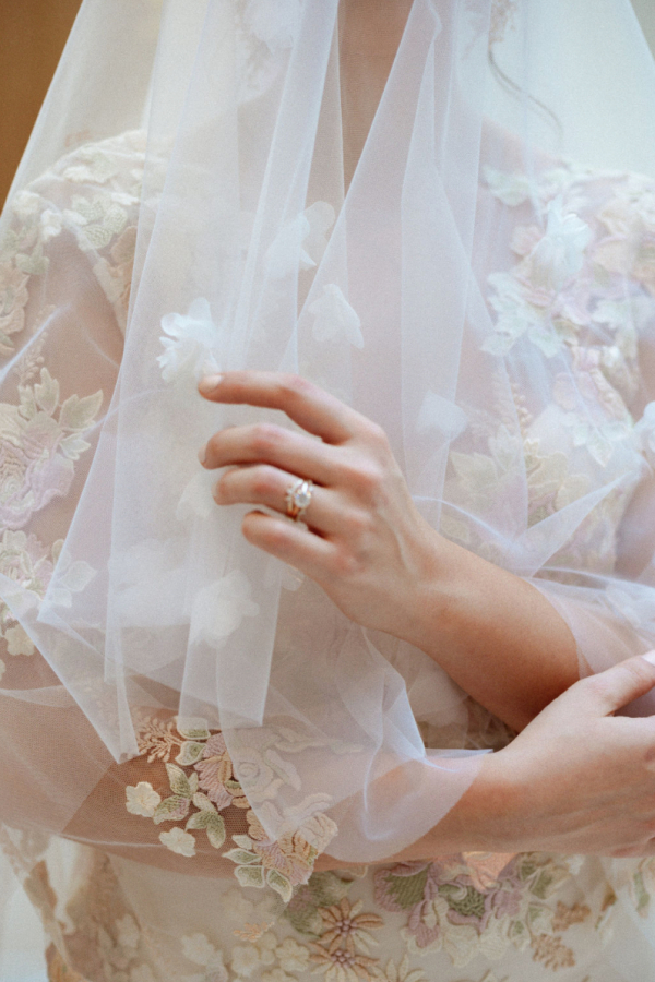 Wedding Shoot at the Art Gallery of Ontario Photos | Bridal Photoshoot Ideas