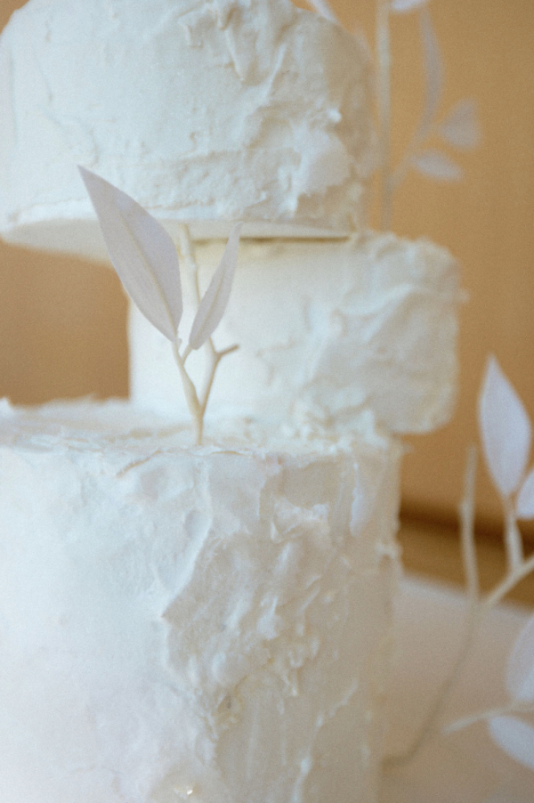 Wedding Shoot at the Art Gallery of Ontario Photos | Bridal Photoshoot Ideas