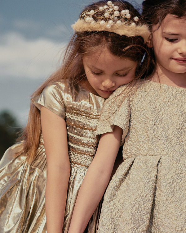 How to Tell Guests You're Having a "No Kids" Wedding?