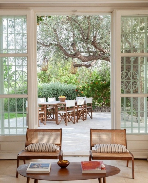 10 Travel Influencers to Follow