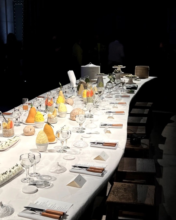 Trend: Curved Tablescapes