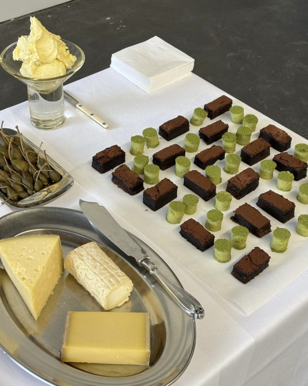 Event Design Trend | Minimalist Grazing Tables