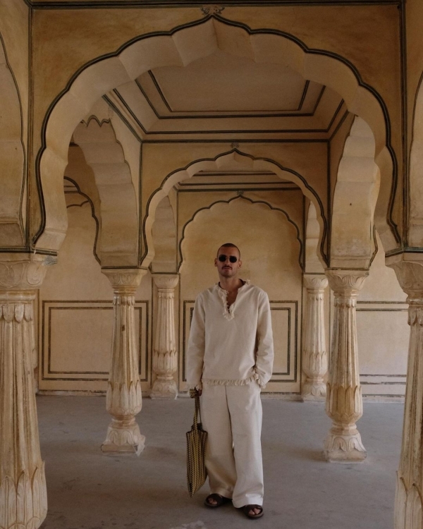 10 Travel Influencers to Follow