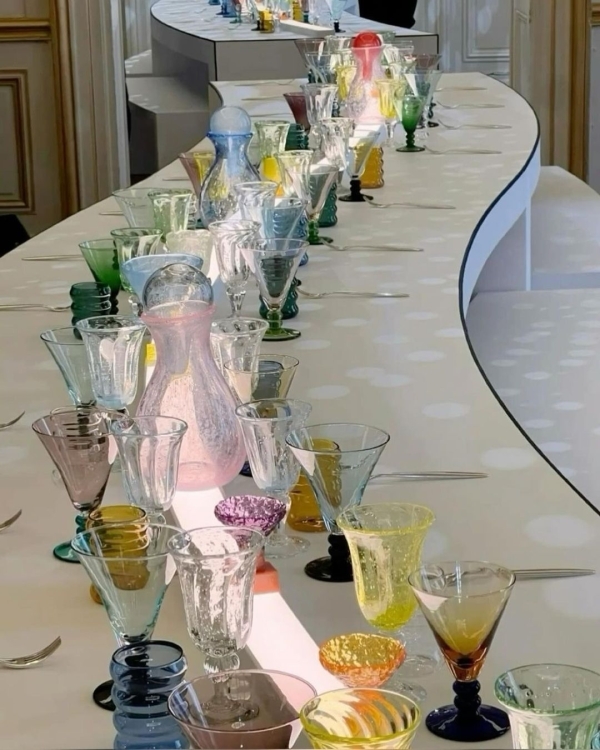 Trend: Curved Tablescapes