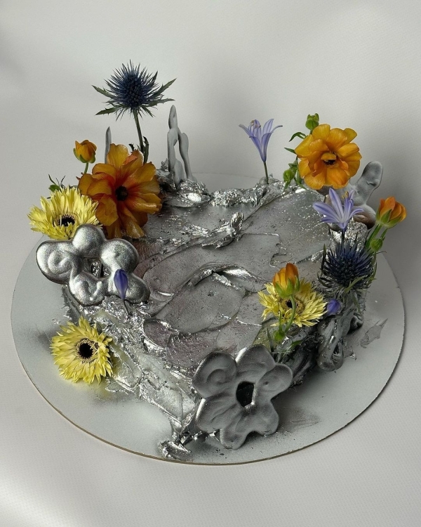 Silver Wedding Cake & Dessert Ideas