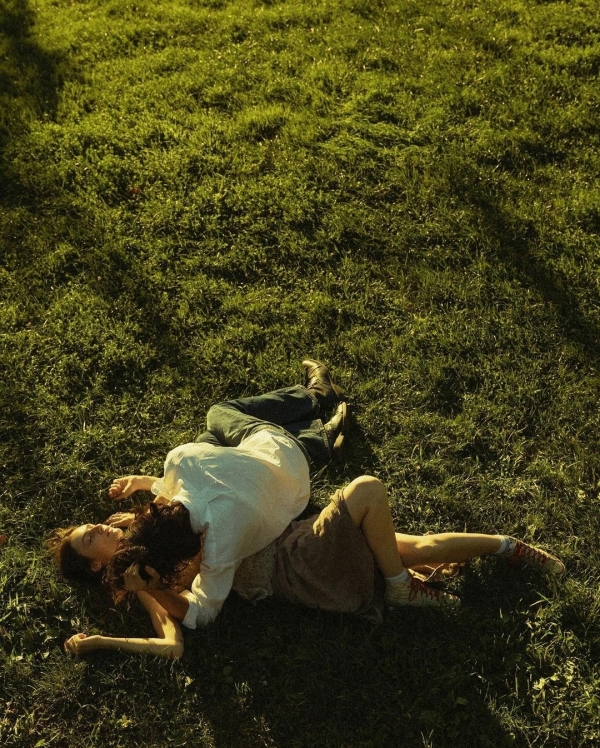 How to Create Meaningful Traditions as a Couple