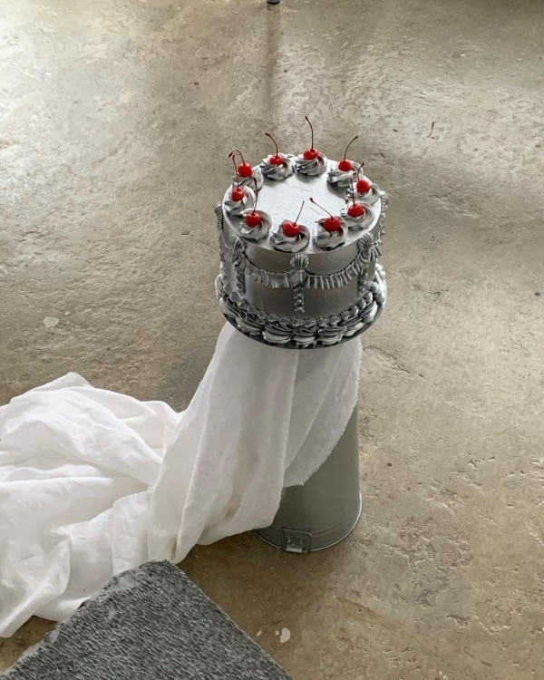 Silver Wedding Cake & Dessert Ideas