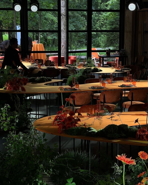 Trend: Curved Tablescapes