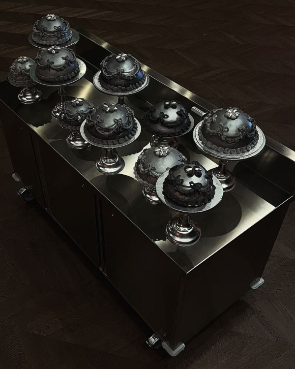 Silver Wedding Cake & Dessert Ideas