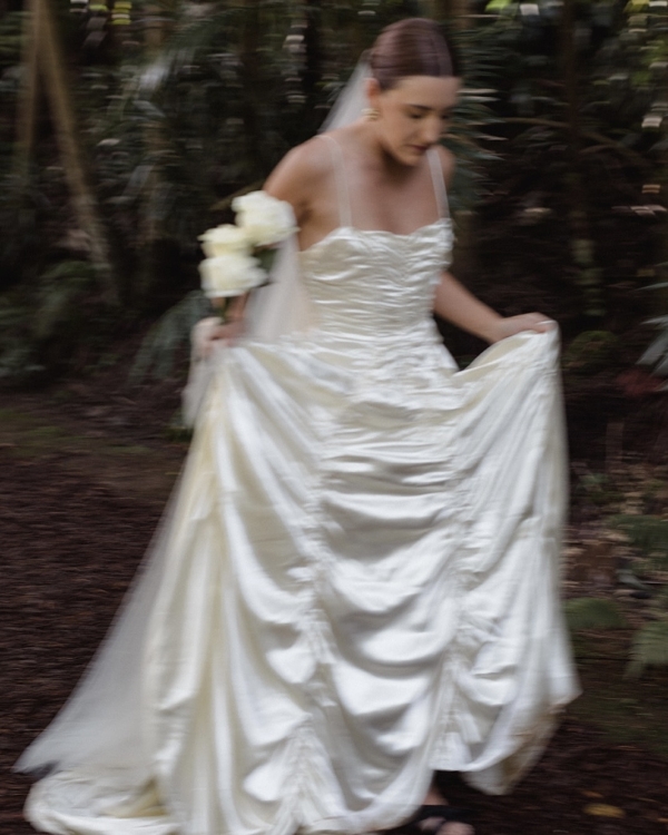 Wedding Story Under the Palm Trees in Australia | Real Wedding: Grace & Josh