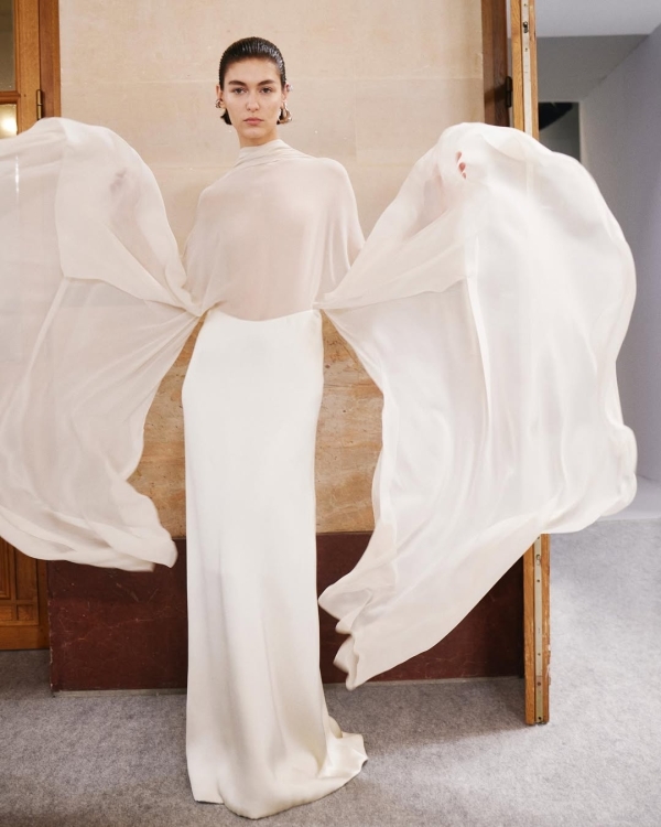 The Chicest Earrings to Match Every Wedding Dress Neckline & Hairstyle