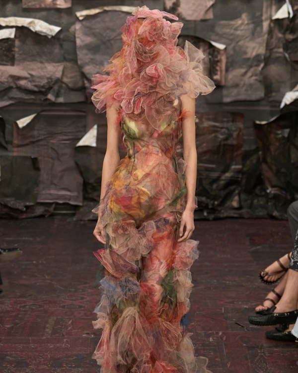 12 Chic Trends from Paris Couture Fall 2025 to Inspire Your Bridal Style