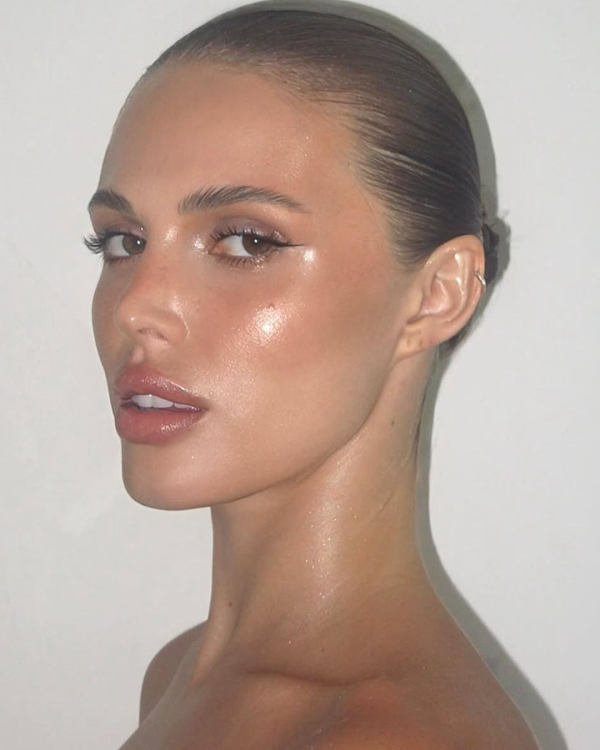 17 Best Makeup Artists in the UK | Famous, Professional MUA | Bridal Makeup in England | Wedding Beauty Artists