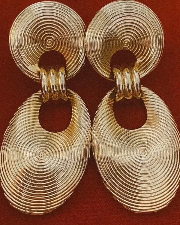 The Chicest Earrings to Match Every Wedding Dress Neckline & Hairstyle