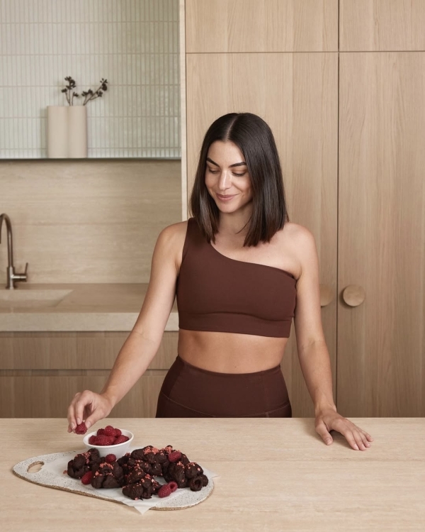 10 Fitness Influencers to Follow for Pre-Wedding At-Home Workouts