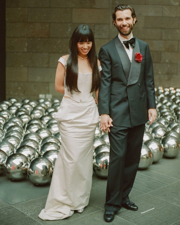 Inside a Daringly Colorful & Cool Wedding at a Melbourne Art Gallery