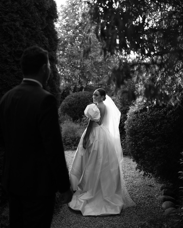 55 Must-Have Wedding Photos that Tell Your Love Story Perfectly