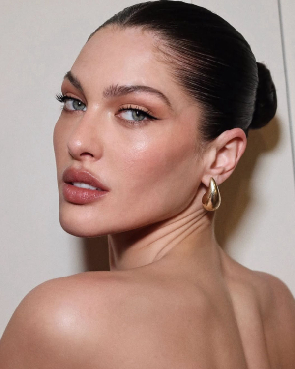 17 Best Makeup Artists in the UK | Famous, Professional MUA | Bridal Makeup in England | Wedding Beauty Artists