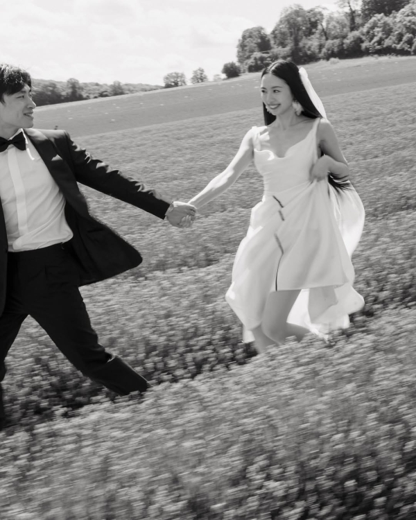 How to Use AI to Create Your Wedding Day Timeline, Playlist, Seating Chart & More